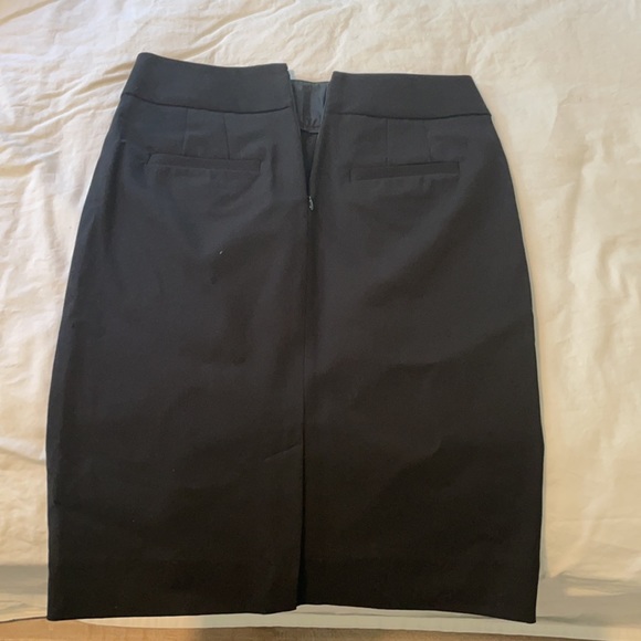 Black pencils skirt never worn - Picture 2 of 3